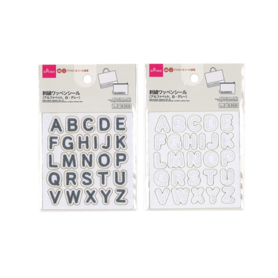 Wappen Sticker Alphabet White/Grey